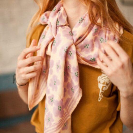 BIG FOULARD LATIKA "FLORA BOLD" LAVANDE – Image 3