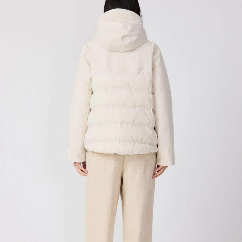 PARKA COURTE TEMPESTA WHITECAP GRAY - TANTA – Image 3